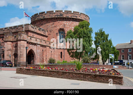 Le Citadel Carlisle Town Center en été Cumbria Angleterre Royaume-Uni Royaume-Uni GB Grande-Bretagne Banque D'Images