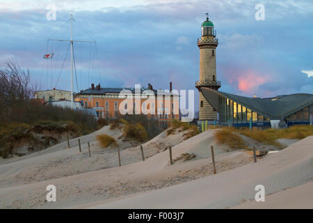 Warnemuende Phare dans le matin, l'Allemagne, Mecklenburg Vorpommern, Rostock, Rostock Banque D'Images