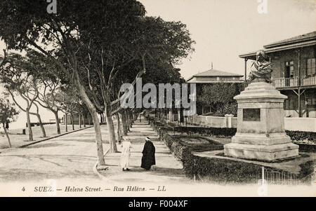 Suez, Egypte - 1900 - Une vieille carte postale de Joseph Street, dans la ville de Suez, à l'extrémité sud du Canal de Suez. COPYRIGHT COLLECTION PHOTOGRAPHIQUE DE BARRY IVERSON TOUS DROITS RÉSERVÉS Banque D'Images