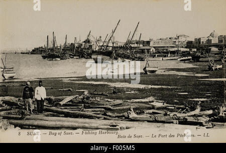 Suez, Egypte - 1900 - Une vieille carte postale du port de Suez, la ville à l'extrémité sud du Canal de Suez. COPYRIGHT COLLECTION PHOTOGRAPHIQUE DE BARRY IVERSON TOUS DROITS RÉSERVÉS Banque D'Images