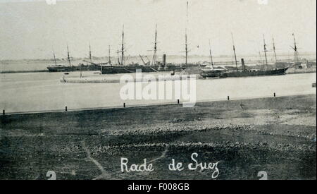 Suez, Egypte - 1870 - Prise de 10 ans pour construire le canal de Suez, a été conçu par le français Ferdinand de Lesseps, qui devint le président du Canal Maritime de Suez (Compagnie du Canal de Suez). La partie officielle a duré 10 jours. Un compte par Thos. H. Reid en 1909 : ÒThe cérémonie d'ouverture a été faite une magnifique fonction internationale. Une maison d'opéra a été bâti au Caire pour un coût de 60 000 livres sterling. Verdi, le compositeur, a écrit l'opéra égyptien ÒAidaÓ pour l'occasion, et pas de la composition est plus populaire au cours de la saison du Caire aujourd'hui lorsqu'il est produit avec toute la splendeur qu'il a marqué Banque D'Images