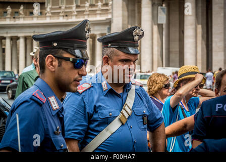 Les policiers du Vatican. Rome. L'Italie. Banque D'Images