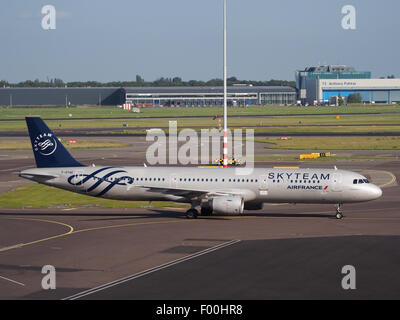 Airbus A321-111 F-GTAE Air France (6881526816) à l'aéroport d'Amsterdam termac pic2 Banque D'Images