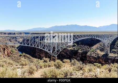 Le Rio Grande Gorge Bridge. Le Nouveau Mexique. USA Banque D'Images