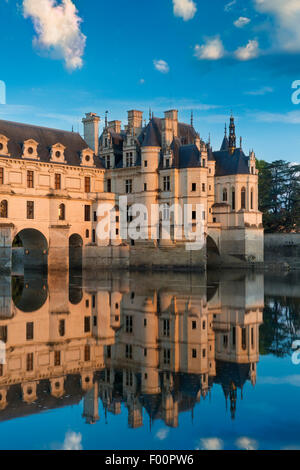 Première lumière de matin au Château de Chenonceau, Indre-et-Loire, Centre, France Banque D'Images