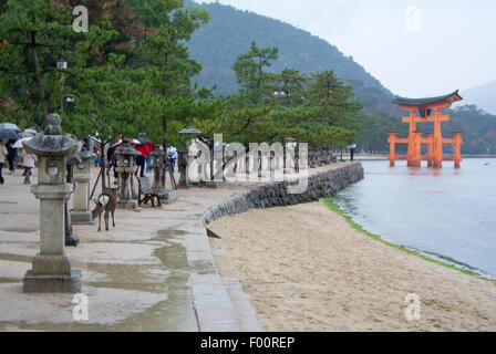 Le sanctuaire d'Itsukushima, Miyajima, Hiroshima, Japon Banque D'Images