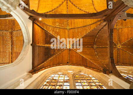 Le plafond en bois de l'Oude Kerk / ancienne église dans la capitale néerlandaise, Amsterdam, Hollande du Nord, Pays-Bas Banque D'Images