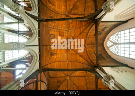 Le plafond en bois de l'Oude Kerk / ancienne église dans la capitale néerlandaise, Amsterdam, Hollande du Nord, Pays-Bas Banque D'Images