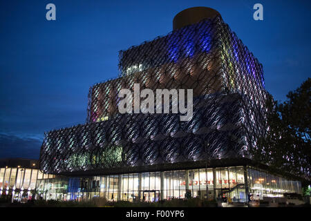 La bibliothèque de Birmingham, dans le centre-ville de nuit england uk Banque D'Images