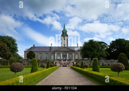 Les jardins rénovés dans le parc de l'Hôpital Royal, aujourd'hui le Musée irlandais d'Art Moderne, Kilmainham, Dublin, Irlande Banque D'Images