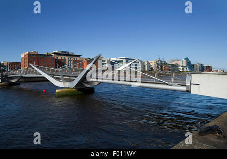 Le Sean O'Casey Pont sur la rivière Liffey, Dublin, Irlande Banque D'Images