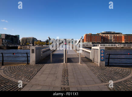 Le Sean O'Casey Pont sur la rivière Liffey, Dublin, Irlande Banque D'Images