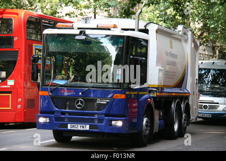 Une VILLE DE WESTMINSTER À LONDRES REFUSER POUBELLE CAMION TRUCK Banque D'Images