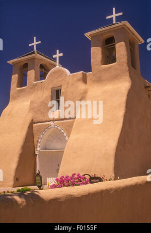 L'église San Francisco de Asís, Rancho de Taos, Nouveau Mexique Banque D'Images
