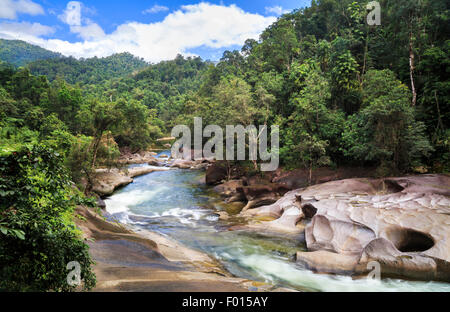 Le Devil's Pool à Babinda Boulders avec Babinda creek fonctionnant par les rochers de granit. Près de Cairns, Queensland, Australie Banque D'Images