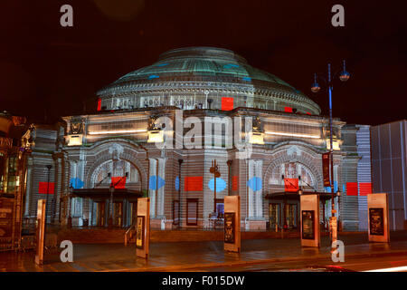 Édimbourg. Uk. 6 août. L'inauguration du Festival International d'Édimbourg en 2015. Vendredi 7 août Edinburgh International Festival ouvert avec un événement extérieur gratuit célébrant le 50e anniversaire de l'Edinburgh Festival Chorus, à l'extérieur de l'Usher Hall l'Harmonium est un énorme projet de son et lumière spectaculaire, créé par 59 Productions. Photocall. Pako Mera/Alamy live News Banque D'Images