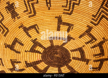 Western Apache Indian basket, Museum of Northern Arizona, Flagstaff, Arizona Banque D'Images