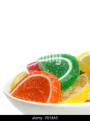 Soft dans un bol de bonbons colorés Banque D'Images