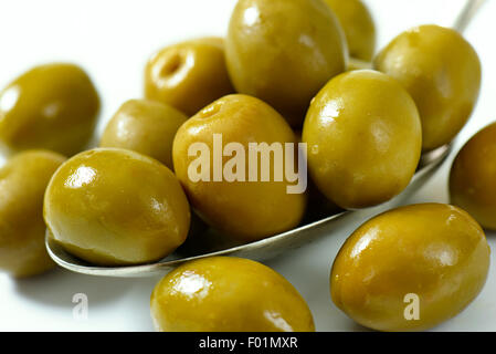 Unpitted saumure olives vertes Banque D'Images