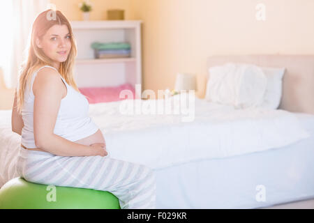 Femme enceinte garder la forme Banque D'Images