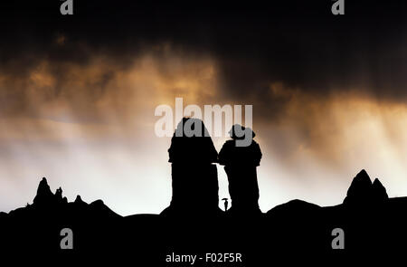 Silhouette de la Cappadoce la nuit, Turquie Banque D'Images