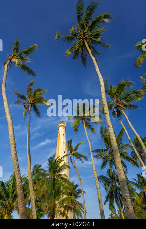 Leuchtturm entouré de palmiers, de Belitung Island, Indonésie Banque D'Images
