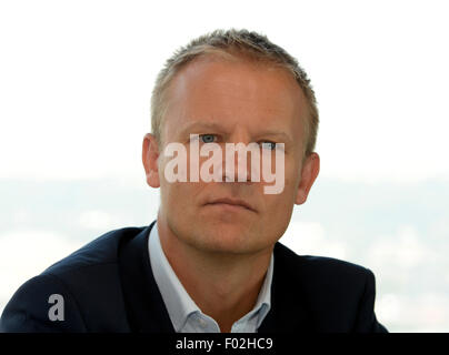 Prague, République tchèque. 6e août, 2015. Directeur général de la Radio Tchèque Peter Duhan et directeur général de Ceske Radiokomunikace Martin Gebauer (photo) lancement expérimental complet la radiodiffusion numérique (DAB) pour Prague et environs à la tour de Zizkov à Prague, République tchèque, le 6 août 2015. Photo : CTK Michal Krumphanzl/Photo/Alamy Live News Banque D'Images