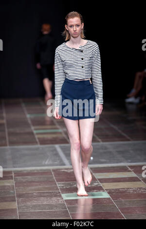 Copenhague, Danemark, août 6th, 2014. A model wearing conçoit par Rebeca Rebeca durant la Fashion Week de Copenhague Printemps/été 2016. Credit : OJPHOTOS/Alamy Live News Banque D'Images