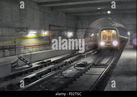 Milan (Italie), la ligne 5 de métro automatique Banque D'Images