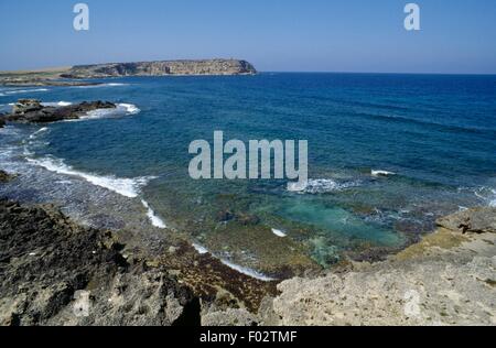 Capo Mannu, la pointe nord de la péninsule de Sinis, Sardaigne, Italie. Banque D'Images