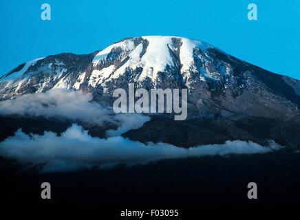 Kilimandjaro vu de Moshi, Parc national du Kilimandjaro (Liste du patrimoine mondial de l'UNESCO, 1987), en Tanzanie. Banque D'Images