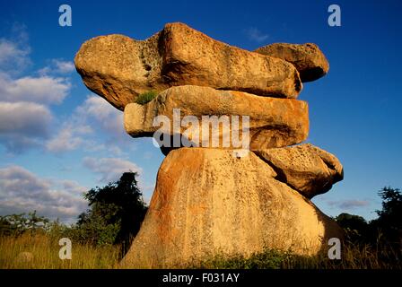 L'équilibrage d'origine naturelle des roches, Epworth, Harare, Zimbabwe. Banque D'Images