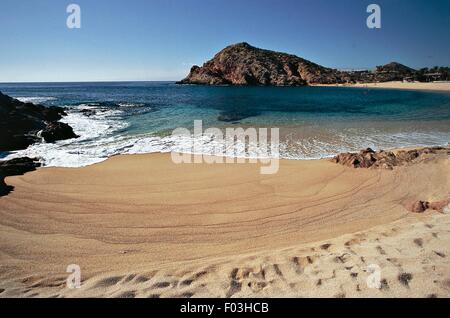 Plage entre Cabo San Lucas et San Jose del Cabo (connue sous le nom de Los Cabos), l'État de Baja California Sur, au Mexique. Banque D'Images