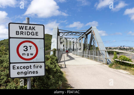 Les cyclistes sur le Camel Trail juste à l'extérieur de Padstow, Cornwall, UK Banque D'Images