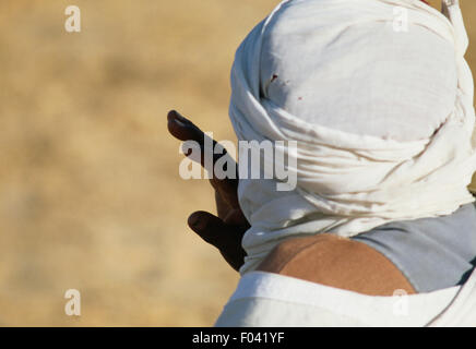 Homme avec un turban, Festival du Sahara à Douz, Tunisie. Banque D'Images