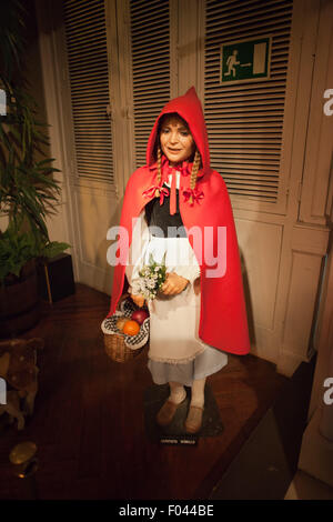 Le Petit Chaperon Rouge conte de cire figure en caractères du Musée de Cire de Barcelone, Catalogne, Espagne Banque D'Images