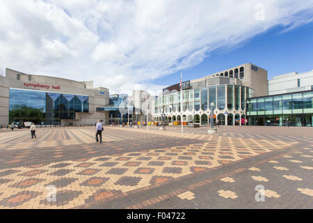 La place du Centenaire, le Repertory Theatre et Symphony Hall, Birmingham, Birmingham, Angleterre, RU Banque D'Images