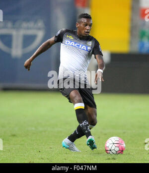 Udine, Italie. 5 Août, 2015. L'Udinese défenseur d'Andrade dos Santos Edenilson durant la pré-saison friendly match de football Udinese Calcio Calcio Spal Ferrara v le 5 août 2015 au Stade Friuli à Udine, Italie. Credit : Andrea Spinelli/Alamy Live News Banque D'Images