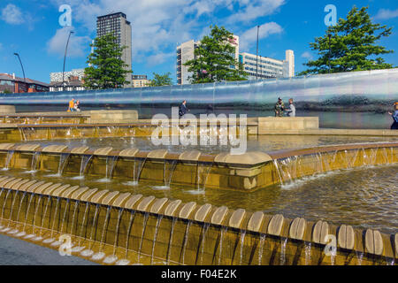 Caractéristiques de l'eau et fontaines, la gare de Sheffield, South Yorkshire Banque D'Images