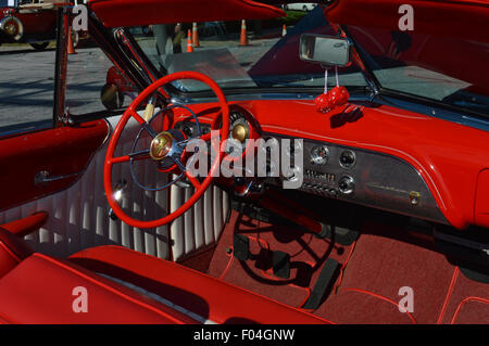 L'intérieur d'une Ford 1951 convertible. Banque D'Images