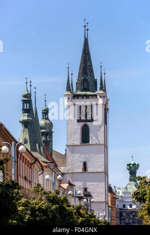 L'église All Saints, les tours et les clochers, Litomerice, Nord de la Bohême, République Tchèque Banque D'Images