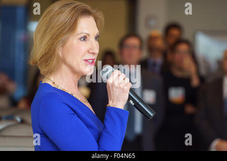 Carly Fiorina s'adressant à un groupe de directeurs à une table ronde à Manhattan Banque D'Images