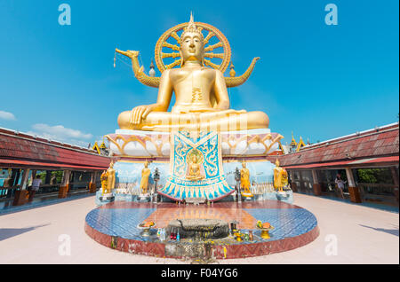 Statue du Grand Bouddha au Wat Phra Yai Ko Temple Pan à Ban Bo Phut, Ko Samui, Thaïlande Banque D'Images