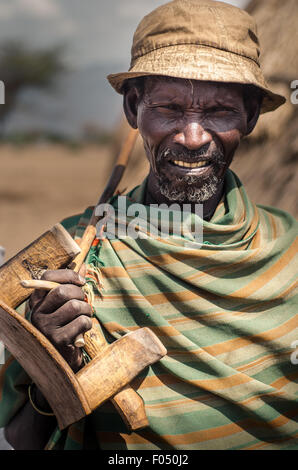 ARBORE, ÉTHIOPIE, 13 août : vieil homme non identifié de arbore tribu. Les gens sont en voie de disparition de la tribu arbore Banque D'Images