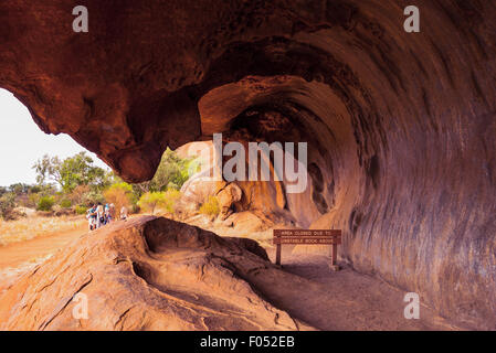 L'Australie, Ayers Rock, raccourcissement de la montagne sacrée Uluru Banque D'Images