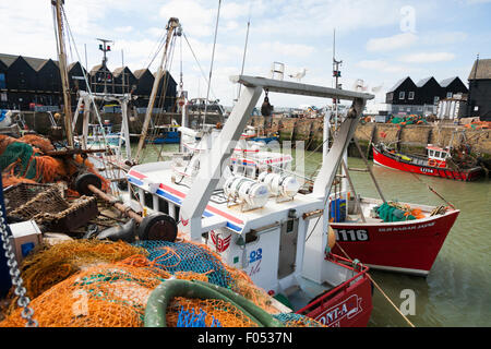 Bateau de pêche / bateaux à quai dans le port de Whitstable, Whitstable. Kent. UK Banque D'Images