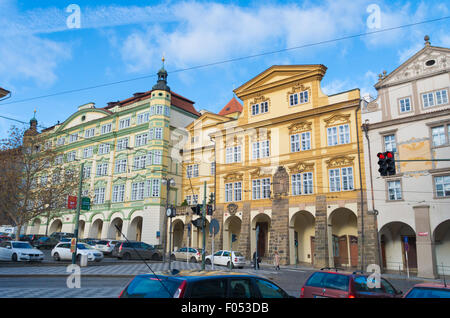 Façades de maisons typiques dans le centre-ville. Prague est considérée comme l'une des plus belles c Banque D'Images