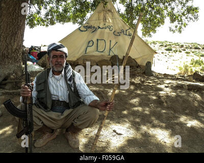 Erbil, Irak. 07Th Aug 2015. PDKI mouvement est dans la frontière de l'Iran qui était de 1 kilomètres de l'Iran et les troupes étaient les Peshmergas séjours. Comme l'Iran déclaration officielle sur la télévision, ils parlent de la façon dont elle affecte l'Iran dans l'armée de siège social à Qandil Mont avec 5 000 militaires et 100 chars de logistique Piranshahr border qui étaient espionnage chaque fois que quelqu'un va passer la frontière, se faire tuer. Credit : Jawdat Ahmad/Pacific Press/Alamy Live News Banque D'Images