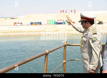 Le président égyptien Abdel Fatah Al-Sisi lors de l'inauguration du nouveau canal de Suez, achevée après seulement 1 an. Banque D'Images