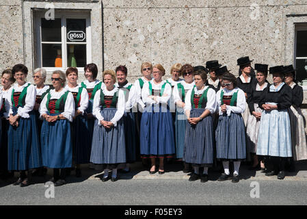 Chaque année Kirchtagfest Soelden, défilé de l'église et le festival Banque D'Images